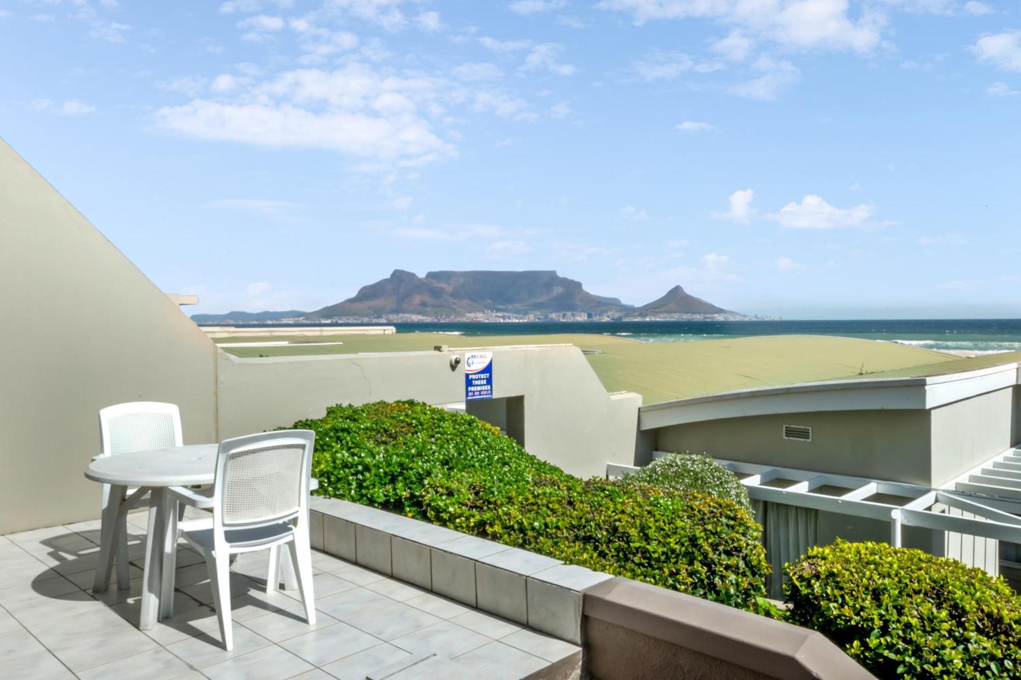 Dolphin Self Catering Bloubergstrand