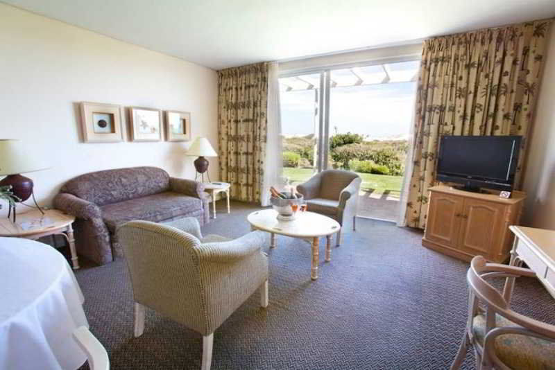 Dolphin Self Catering 4*