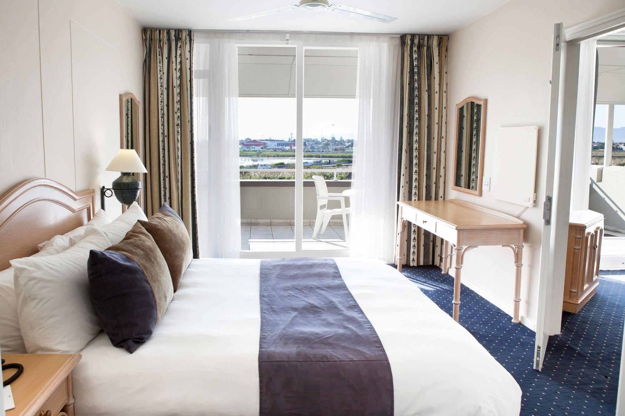 Dolphin Self Catering